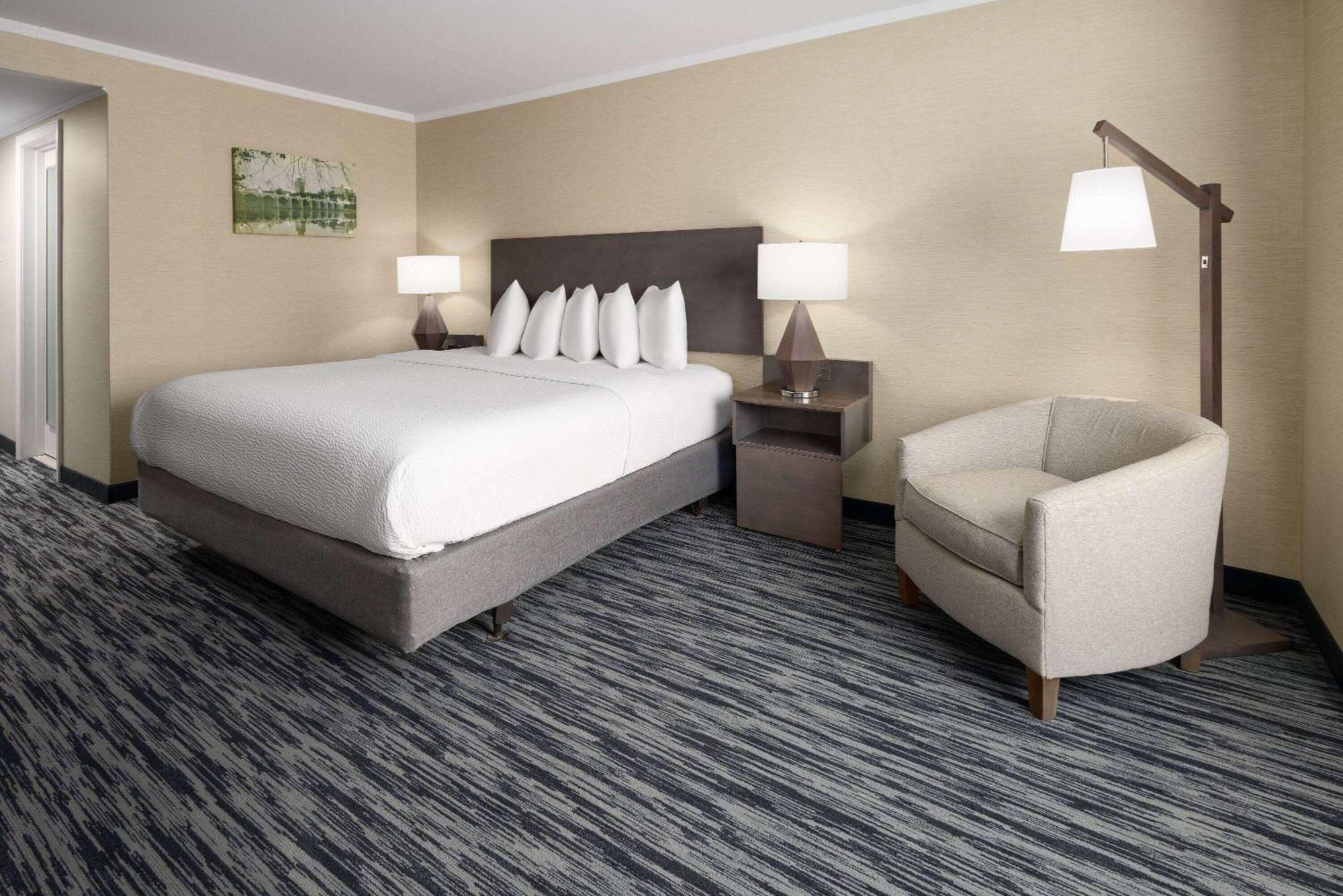 Penn Harris Harrisburg, Trademark By Wyndham 4* Harrisburg