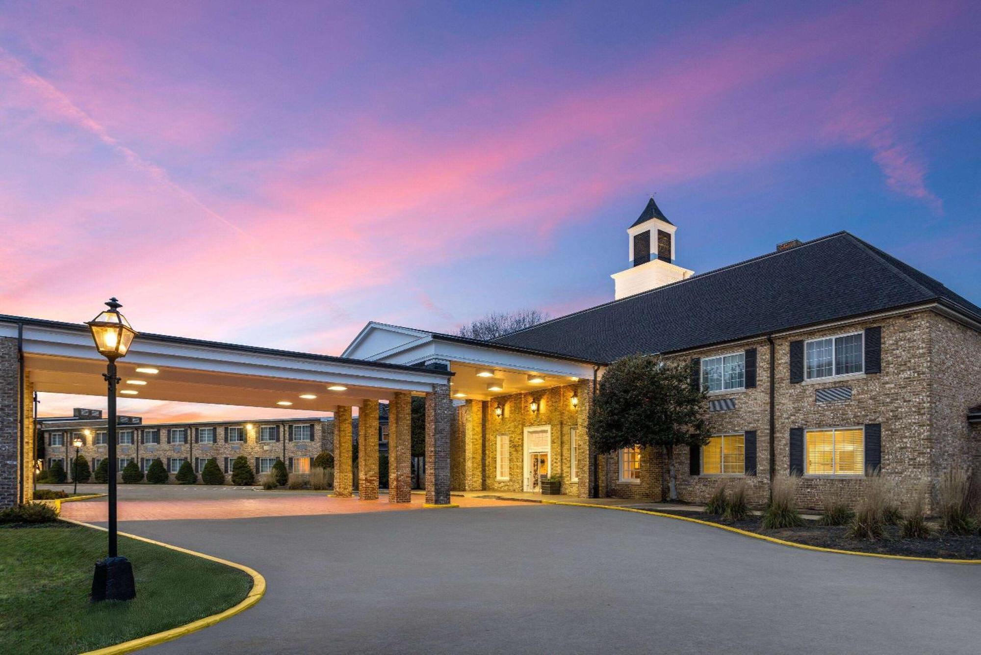 Hotel Penn Harris Harrisburg, Trademark By Wyndham 4*
